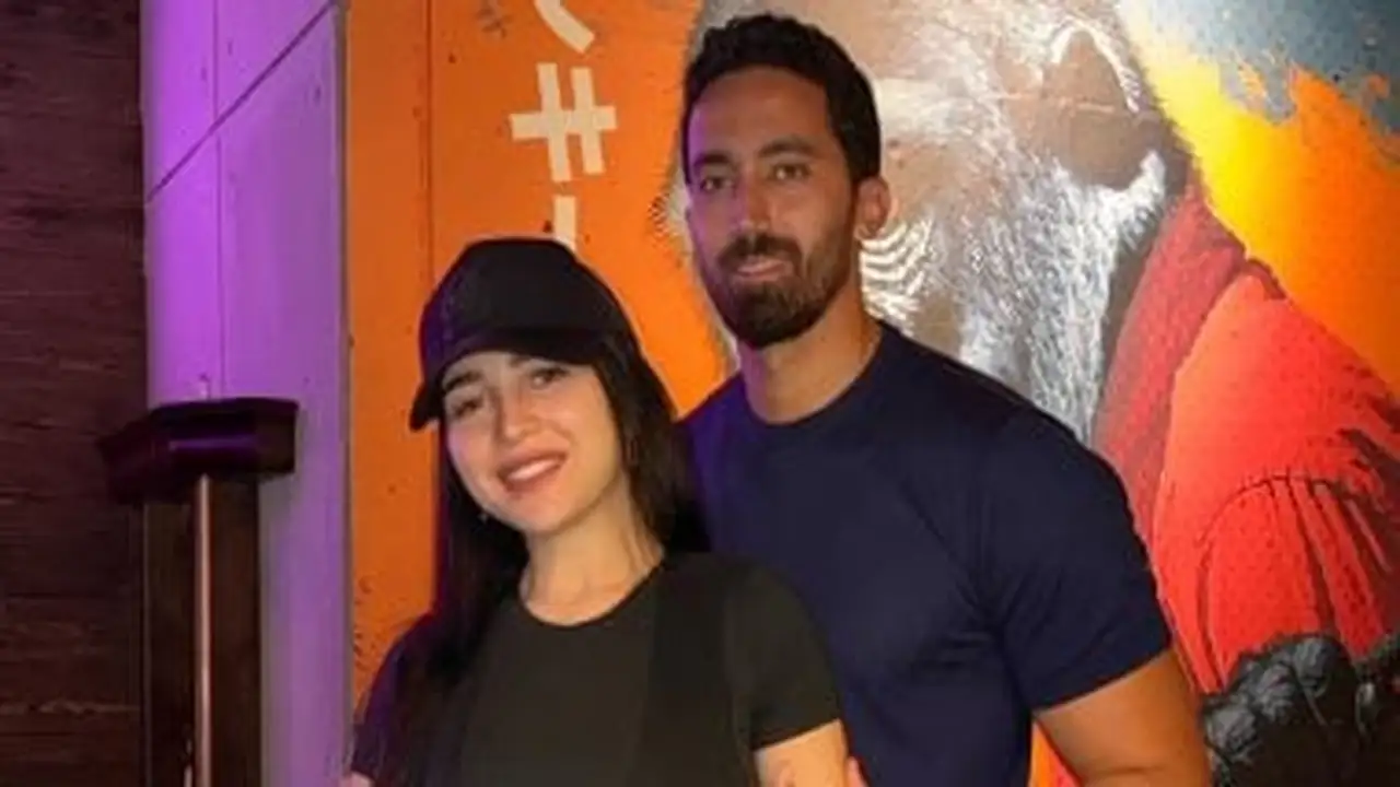 لقطات عفوية.. مى عز الدين تشارك جمهورها كواليس تواجدها بصالة الألعاب الترفيهية